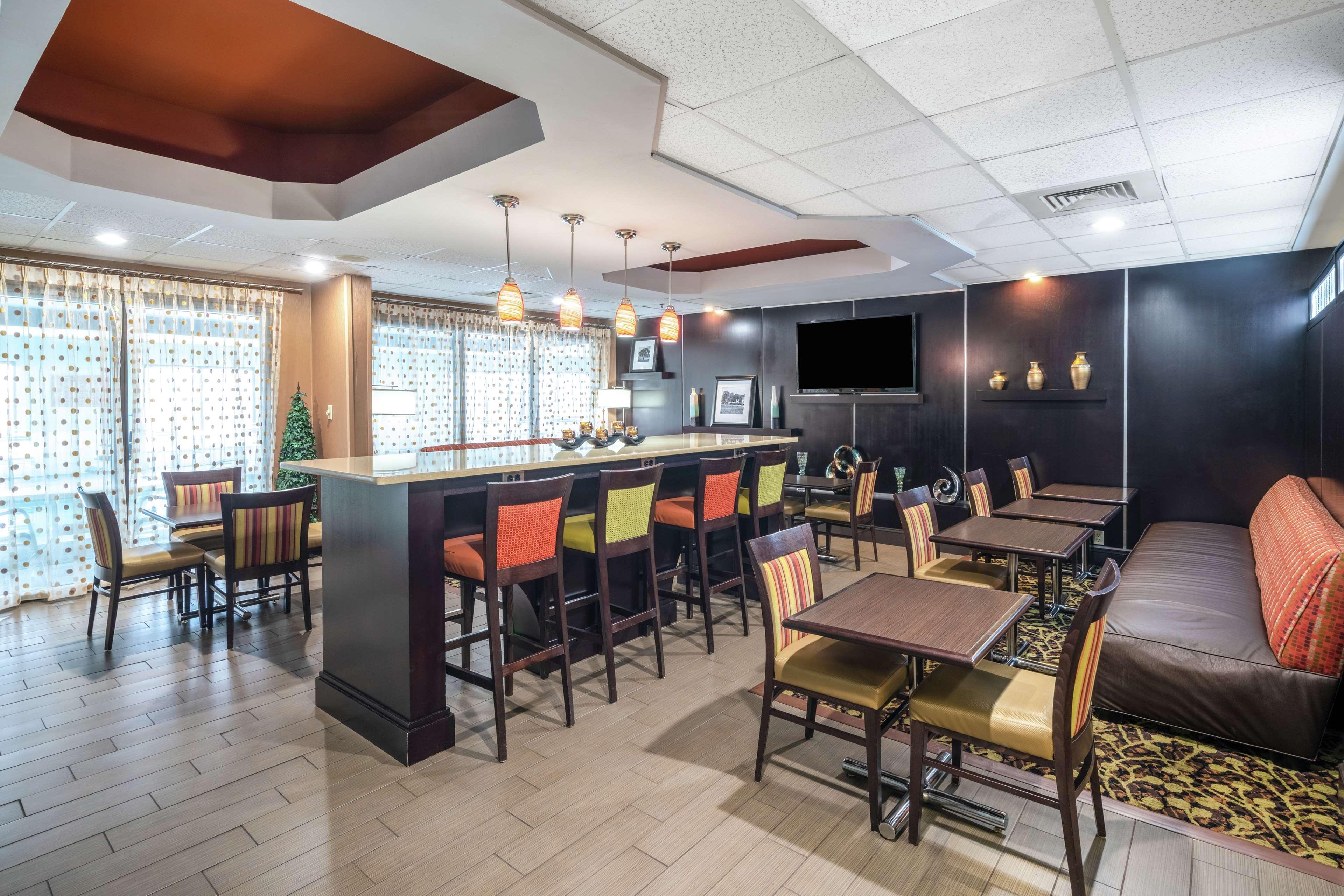 Hampton Inn Dublin Newbern Экстерьер фото